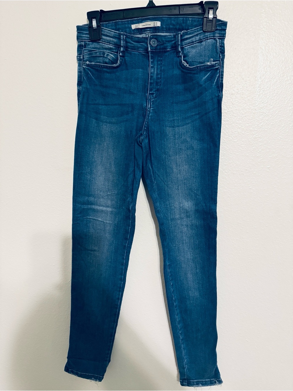 Zara Women's Skinny Jeans in Medium Blue Wash